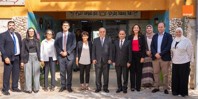 minister-of-education-orange-ceo-digital-school-visit